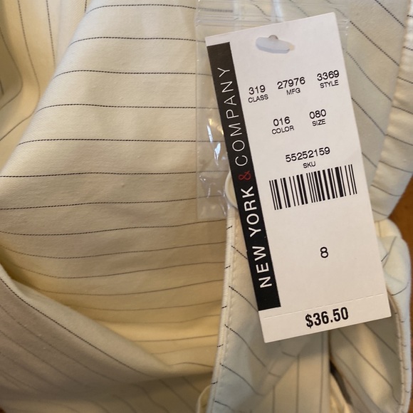 NWT capris size 8. - Picture 6 of 6